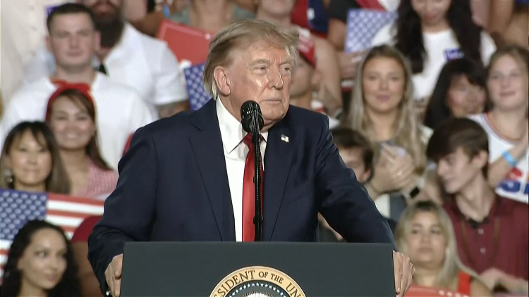 Ông Trump tuyên bố eo biển Hormuz là lãnh thổ của Mỹ