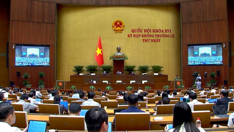 Không nên biến yêu cầu hoàn thành nghĩa vụ tài chính trước khi chuyển nhượng thành "khóa chặn"