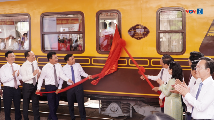 Toa VIP có không gian trang nhã, sang trọng, ưu tiên sự riêng tư với 24 chỗ ngồi