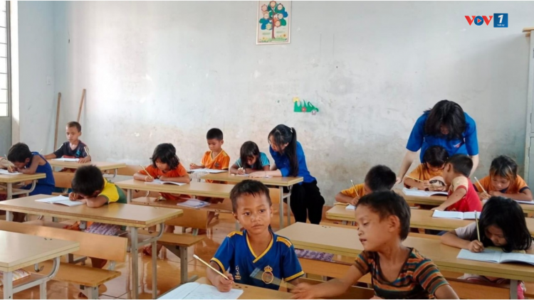 Gia Lai đề xuất cho hơn 182.000 học sinh mượn sách giáo khoa miễn phí