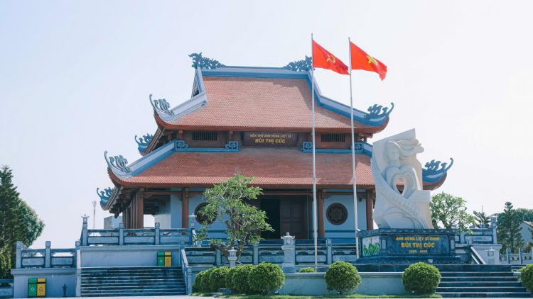 Đóa hoa Cúc anh hùng trên quê hương Đất Nhãn