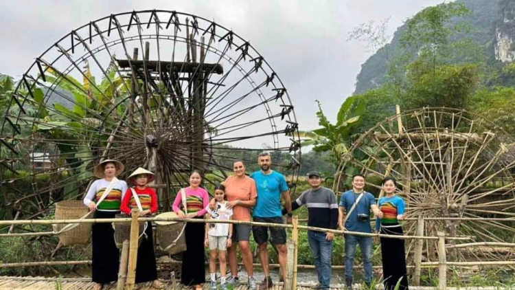 Theo dòng thời sự sáng 22/8/2026