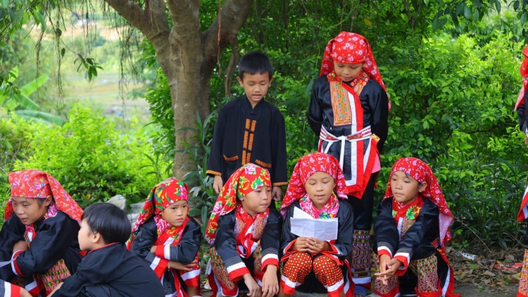 10 chính sách giáo dục đặc thù của Quảng Ninh: Từ ly sữa đến bộ sách giáo khoa