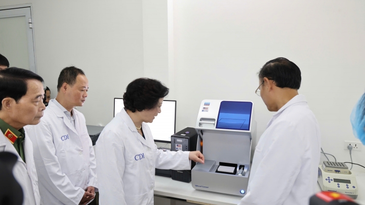 Chiến dịch 500 ngày đêm: Đột phá từ công nghệ giải trình tự gene thế hệ mới.