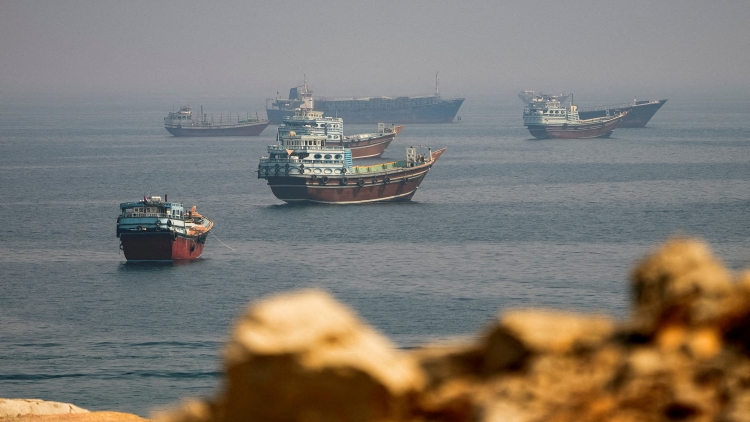 Iran đề xuất mở lại eo biển Hormuz trong 7 ngày