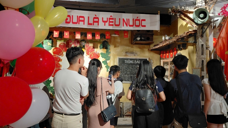 Tour yêu nước: chạm vào ký ức một thời