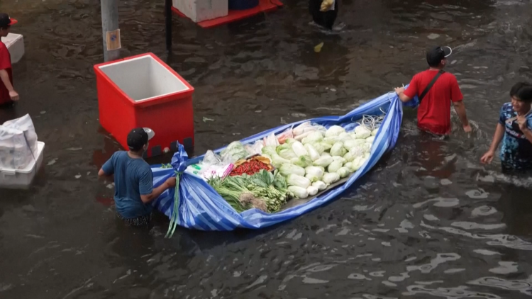 Lũ lụt tại Bangkok (Thái Lan) bắt đầu rút, hàng trăm nghìn hộ dân vẫn bị ảnh hưởng