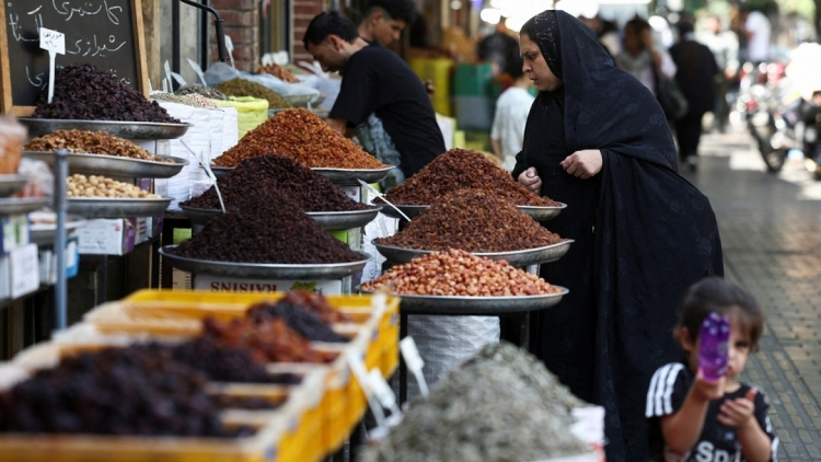Kinh tế Iran suy giảm hơn 10% vì chiến tranh 