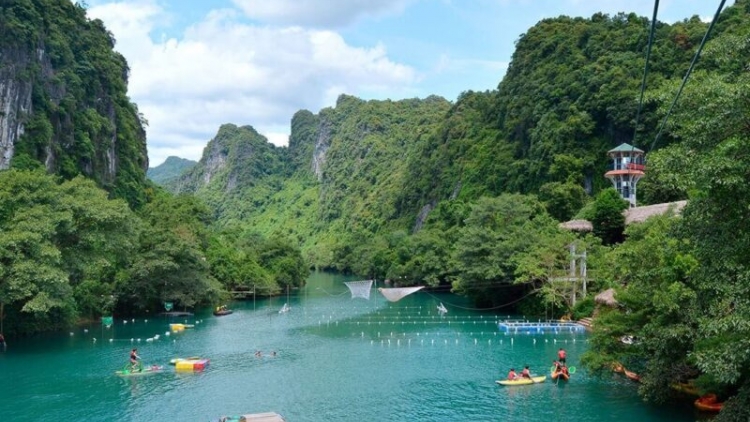 Phát triển du lịch trở thành ngành kinh tế mũi nhọn