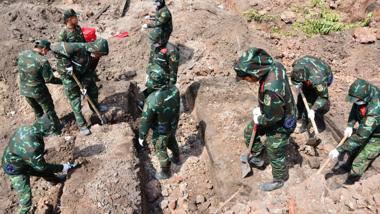Phát hiện 11 hài cốt, 5 di vật tại Công viên Lê Thị Riêng
