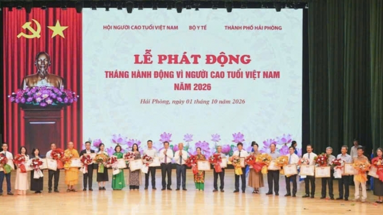 Đồng hành chăm sóc sức khỏe hô hấp người cao tuổi 