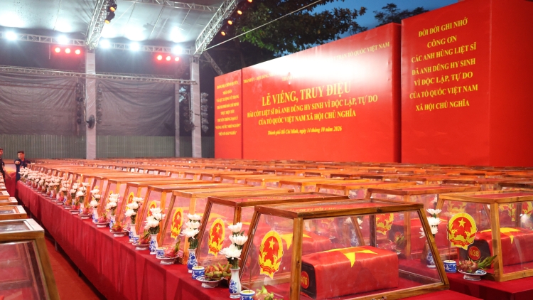 Lễ cầu nguyện tưởng niệm 731 liệt sĩ tại Công viên Lê Thị Riêng