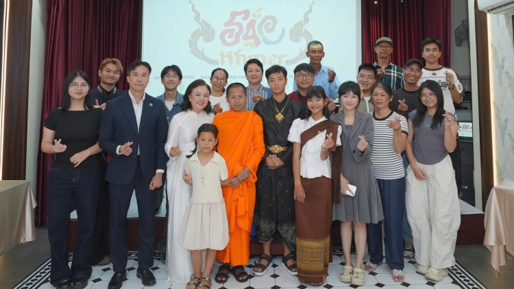 Từ hành trình khám phá văn hóa Khmer đến bài học về sự sẻ chia