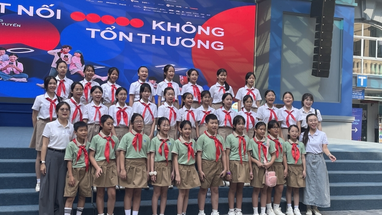 Chiến dịch Không Một Mình: “Kết nối không tổn thương – Vì một môi trường số an toàn cho trẻ em”