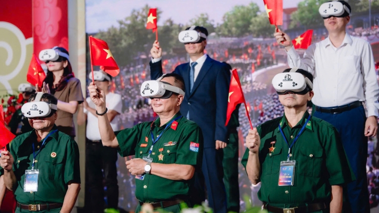 Chương trình “Trở về thời khắc thiêng liêng” đến Nha Trang, mở cửa tự do phục vụ nhân dân