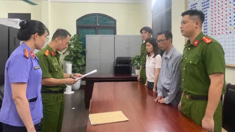 Khởi tố vụ án buôn lậu nguyên phụ liệu may mặc tại Hưng Yên