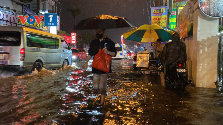 TP.HCM và Nam bộ đối diện thời tiết cực đoan, mưa lớn sấm sét trong nhiều ngày