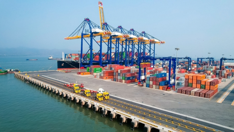 Xuất khẩu tiếp tục tăng trưởng cao trong quý 3/2026: Giải bài toán giảm nhập siêu, tăng giá trị