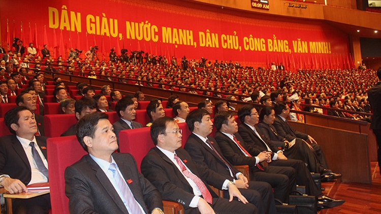 Ngày làm việc thứ 2 của Đại hội đại biểu toàn quốc lần thứ 12 của Đảng, các đại biểu thảo luận về các văn kiện, tập trung vào các nội dung: Đẩy mạnh cải cách thể chế, đổi mới mô hình tăng trưởng, tích cực hội nhập quốc tế (Thời sự chiều 22/1/2016)