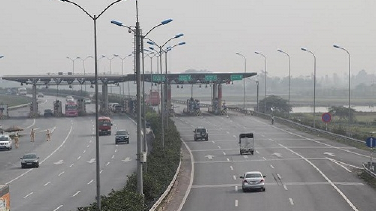 Từ hôm nay, ôtô được chạy với vận tốc 120km/giờ trên đường cao tốc Cầu Giẽ - Ninh Bình (Thời sự trưa 20/2/2016)