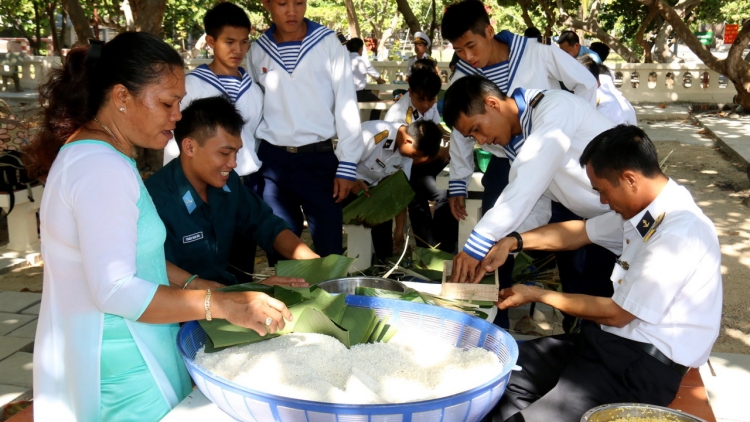 Tết của những người giữ biển Trường Sa (5/2/2016)
