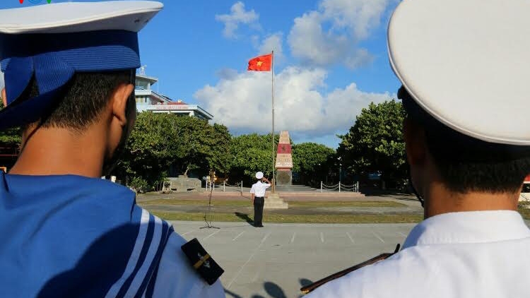 Đại biểu Quốc hội mong muốn Chính phủ trong nhiệm kỳ sắp tới nỗ lực hơn với vấn đề bảo vệ chủ quyền Quốc gia (8/4/2016)