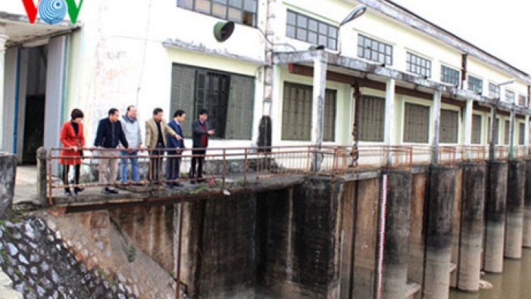 Bắc Ninh lấy nước đổ ải sản xuất đầu năm. (21/02/2016)