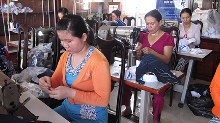 Nông nghiệp và nông thôn ngày 28/8/2014: Thới Lai-Cần Thơ: Hiệu quả từ mô hình đào tạo nghề cho lao động nông thôn.