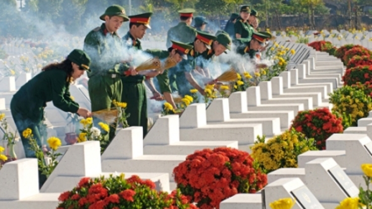 Thời sự chiều ngày 23/7/2014: Chủ tịch nước Trương Tấn Sang gặp mặt cựu tù chính trị Hòa Lò nhân kỷ niệm 67 năm Ngày Thương binh Liệt sỹ 27/7.