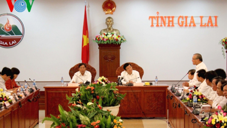 Thời sự trưa ngày 22/9/2014: Chủ tịch nước Trương Tấn Sang làm việc tại Gia Lai tìm hiểu về tình hình phát triển kinh tế xã hội và an ninh quốc phòng trên địa bàn