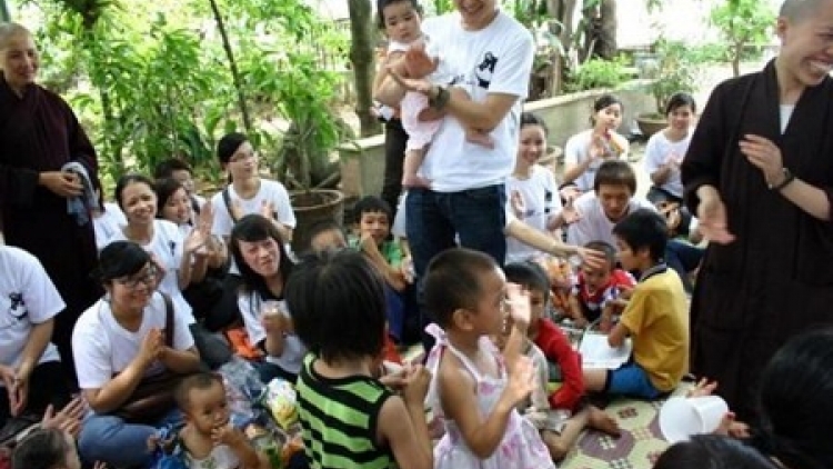 Thời sự đêm ngày 22/7/2014: Hà Nội khẩn trương điều tra, xác minh thông tin về việc mua bán trẻ em tại chùa Bồ Đề, quận Long Biên