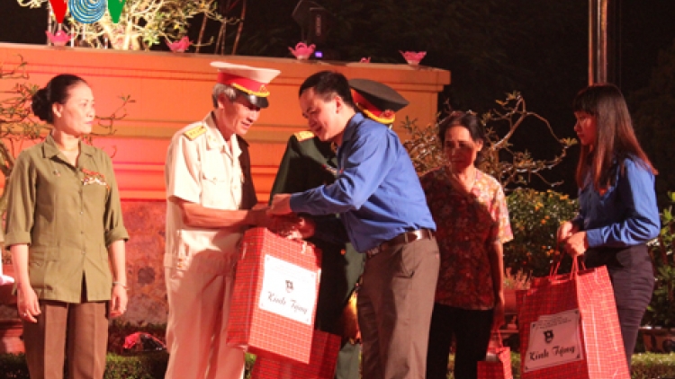Thời sự chiều ngày 27/7/2014: Hoạt động tri ân các anh hùng liệt sĩ, thương bệnh binh, các Mẹ Việt Nam Anh hùng và những người có công diễn ra ở khắp các địa phương trong cả nước