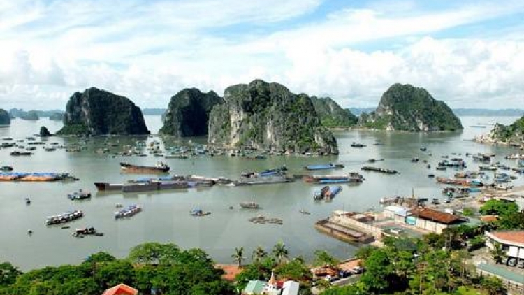 Nuôi trồng thủy sản gắn với du lịch, góc tiếp cận mới ở Vịnh Hạ Long.