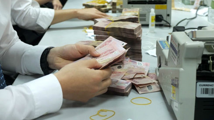 Áp trần lãi suất - Đối tượng  và những hệ lụy.