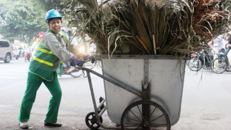 Người làm đẹp đường phố Hà Nội
