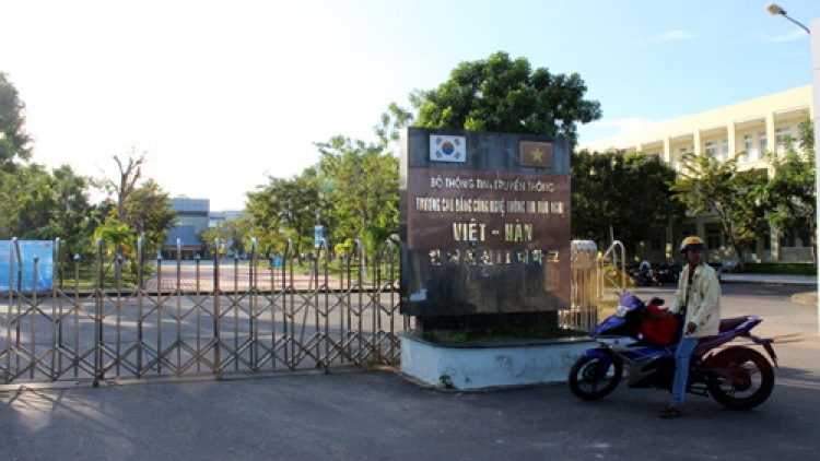 Nhiều trường Đại học, Cao đẳng ngoài công lập "đốt đuốc" đi tìm sinh viên.