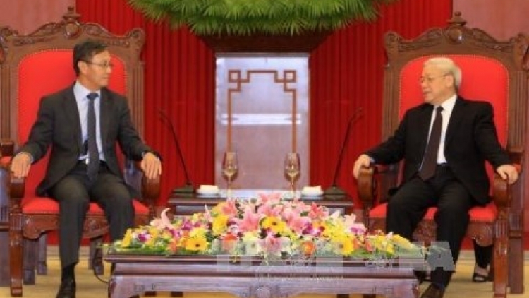 Tổng Bí thư Nguyễn Phú Trọng tiếp Đại sứ Lào đến chào nhân dịp sang nhận nhiệm vụ công tác tại Việt Nam. (Thời sự đêm 26/11/2015)