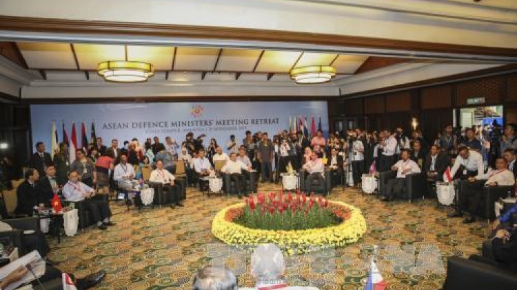 Hội nghị hẹp Bộ trưởng Quốc phòng ASEAN và Hội nghị Bộ trưởng Quốc phòng ASEAN mở rộng: Tìm ra tiếng nói tăng cường lòng tin