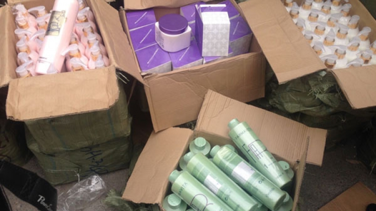 Cao điểm chống buôn lậu dược phẩm, mỹ phẩm, thực phẩm chức năng tại 2 thành phố lớn nhất cả nước.(03/12/2015)