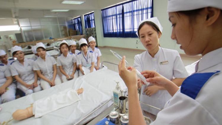 Đào tạo ngành y, dược: Phải là ngành học có điều kiện khắt khe (8/12/2015)