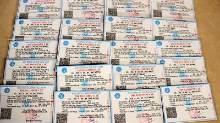 Thời sự đêm ngày 12/01/2015: Đắc Lắc phát hiện gần 24 nghìn thẻ bảo hiểm y tế của học sinh 84 trường tiểu học, trung học cơ sở ở thành phố Buôn Ma Thuột bị cấp trùng ngày sinh.