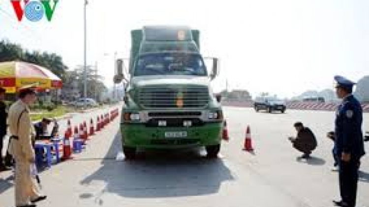 Pháp luật và đời sống ngày 20/01/2015: Hải Dương tăng cường xử lý xe quá khổ, quá tải