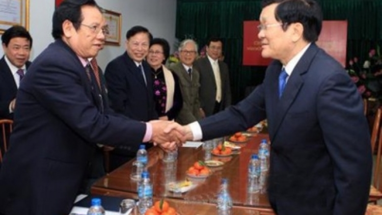 Thời sự đêm ngày 06/01/2015: Chủ tịch nước Trương Tấn Sang thăm và làm việc với Hội Cựu Thanh niên xung phong Việt Nam.