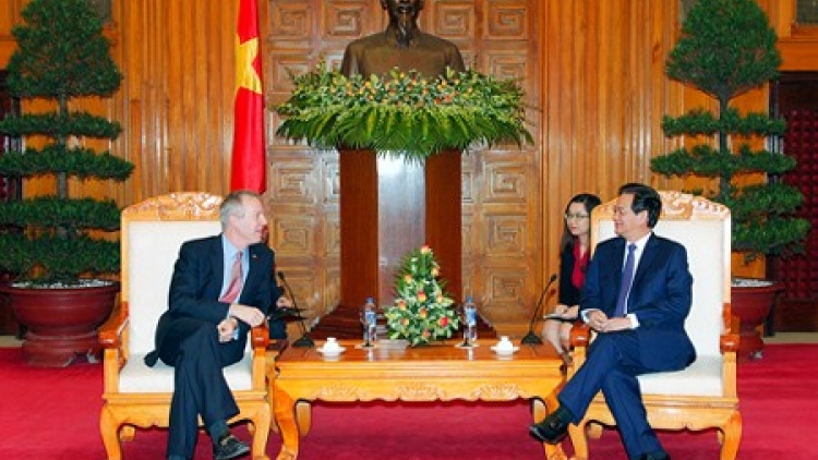 Thời sự đêm ngày 07/01/2015: Tại buổi tiếp Đại sứ Hoa Kỳ tại Việt Nam, Theodore Osius, Thủ tướng Nguyễn Tấn Dũng khẳng định: Việt Nam luôn coi trọng và mong muốn, cùng với Hoa Kỳ đưa quan hệ hai nước ngày càng đi vào chiều sâu, thiết thực, hiệu quả, đóng góp vào hòa bình, ổn định, hợp tác, phát triển trong khu vực và trên thế giới.