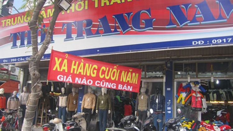 Hàng giảm giá: "Chiêu trò" của giới kinh doanh