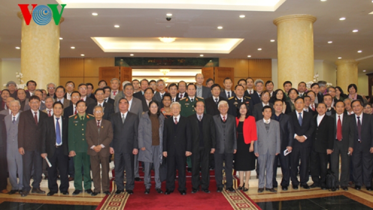 Thời sự chiều ngày 12/02/2015: Tổng Bí thư Nguyễn Phú Trọng gặp gỡ các nhà khoa học, trí thức, văn nghệ sĩ tiêu biểu cả nước nhân dịp đón Tết Ất Mùi 2015.