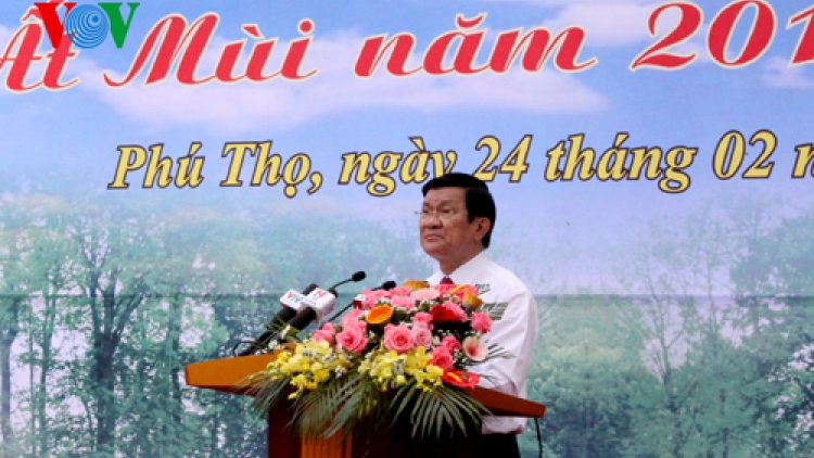 Thời sự chiều ngày 24/02/2015: Chủ tịch nước Trương Tấn Sang dâng hương và phát động "Tết trồng cây" tại khu di tích lịch sử đặc biệt Quốc gia Đền Hùng.