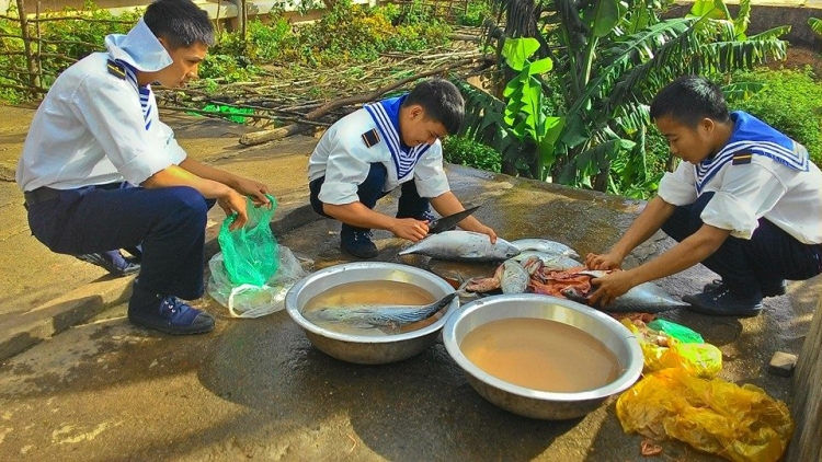 Biển đảo Việt Nam ngày 04/02/2015: Đón Tết sớm tại trạm rada 565 trên đảo Hòn Tre.
