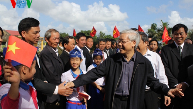 Thời sự trưa ngày 05/02/2015: Tiếp tục chuyến công tác tại Quảng Trị, sáng nay, Tổng Bí thư Nguyễn Phú Trọng làm việc với Ban Thường vụ Tỉnh ủy Quảng Trị về tình hình thực hiện nhiệm vụ kinh tế - xã hội và công tác chuẩn bị Đại hội Đảng các cấp.