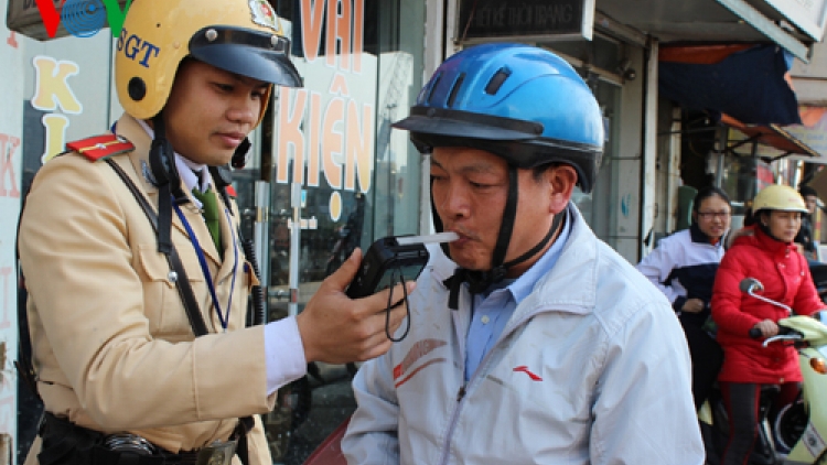 Pháp luật và đời sống ngày 16/3/2015: Tịch thu phương tiện vi phạm - Vẫn còn nhiều ý kiến khác nhau.